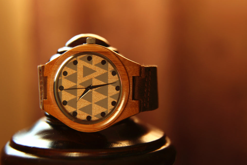 Made of 100% Natural Wood, High quality clock core imported from Japan. Best man gifts, Chirstmas Gift, Groom gift, groomsmen gifts, house warming gift.WW002